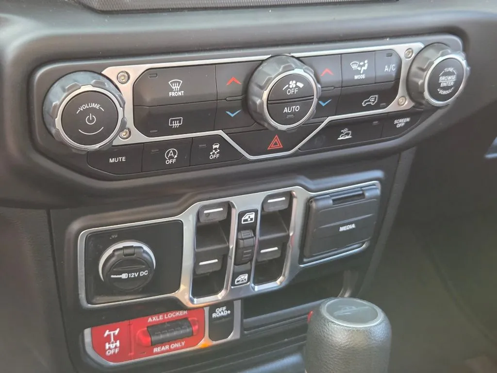 2021 Jeep Gladiator Mojave - Photo 21