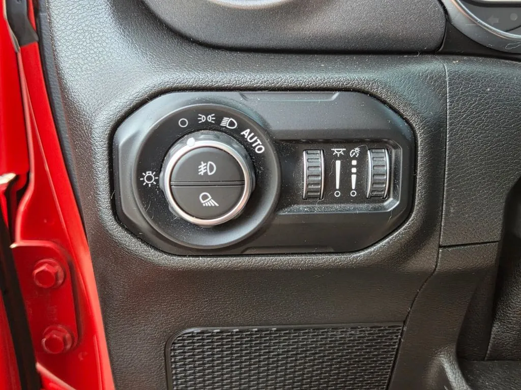 2021 Jeep Gladiator Mojave - Photo 28