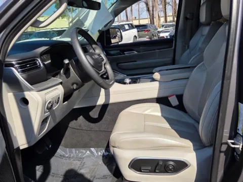 More photos of 2023 Jeep Wagoneer L Series III at ALM CDJR Macon, GA