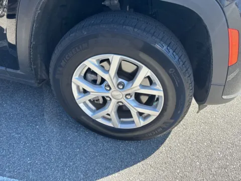 More photos of 2023 Jeep Grand Cherokee L Limited at ALM CDJR Macon, GA