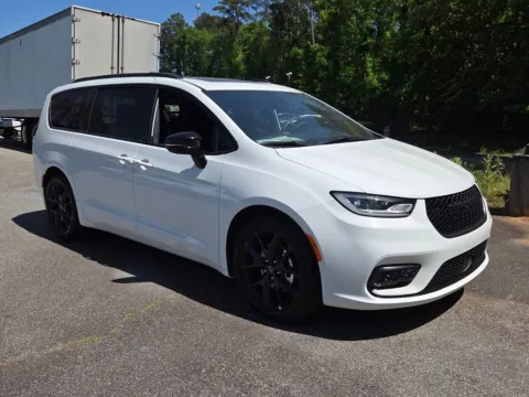 White 2026 Chrysler Pacifica Limited for sale in Macon, GA