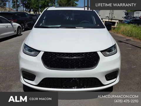 Another view of 2026 Chrysler Pacifica Limited for sale in Macon, GA at ALM CDJR Macon