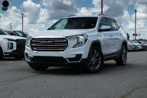 White 2023 GMC Terrain SLT for sale in Macon, GA