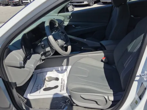 More photos of 2025 Hyundai Elantra SEL Sport at ALM CDJR Macon, GA