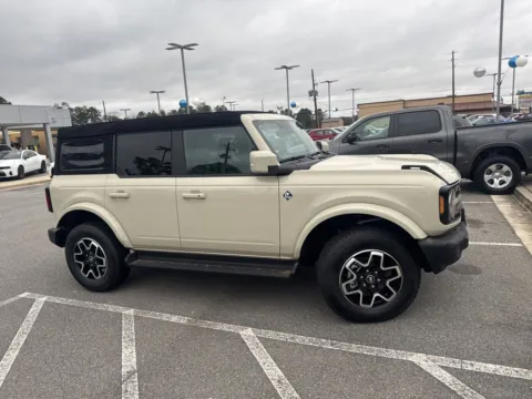 More photos of 2025 Ford Bronco Outer Banks at ALM CDJR Macon, GA