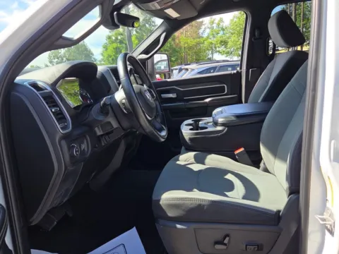 More photos of 2024 Ram 3500 Big Horn at ALM CDJR Macon, GA
