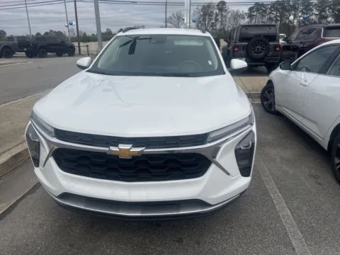 Photos of 2025 Chevrolet Trax LT for sale in Macon, GA at ALM CDJR Macon