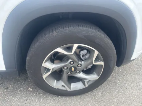 More photos of 2025 Chevrolet Trax LT at ALM CDJR Macon, GA