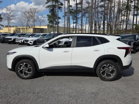 More photos of 2025 Chevrolet Trax LT at ALM CDJR Macon, GA