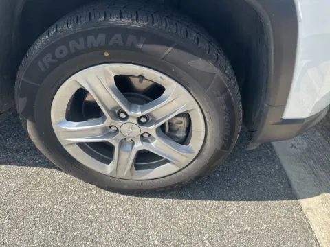 More photos of 2024 Jeep Compass Latitude at ALM CDJR Macon, GA