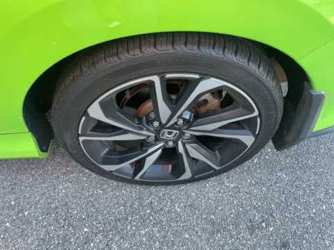 More photos of 2017 Honda Civic Si at ALM CDJR Macon, GA