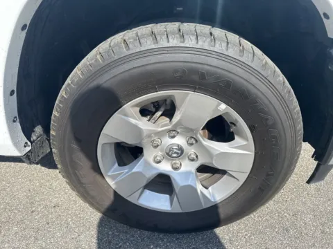 More photos of 2025 Ram 1500 Big Horn/Lone Star at ALM CDJR Macon, GA