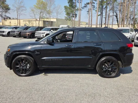 More photos of 2021 Jeep Grand Cherokee Laredo X at ALM CDJR Macon, GA
