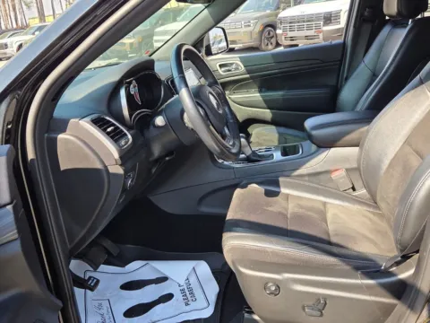 More photos of 2021 Jeep Grand Cherokee Laredo X at ALM CDJR Macon, GA