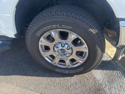 More photos of 2021 Ford F-250SD Lariat at ALM CDJR Macon, GA