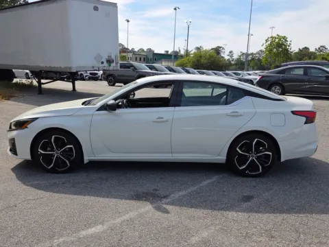 More photos of 2025 Nissan Altima 2.5 SR at ALM CDJR Macon, GA