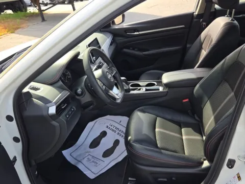 More photos of 2025 Nissan Altima 2.5 SR at ALM CDJR Macon, GA