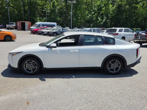 More photos of 2025 Kia K4 LXS at ALM CDJR Macon, GA