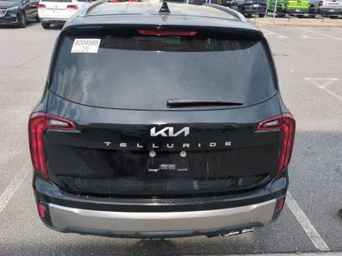 More photos of 2025 Kia Telluride S at ALM CDJR Macon, GA