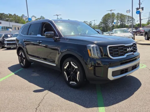 Black 2025 Kia Telluride S for sale in Macon, GA