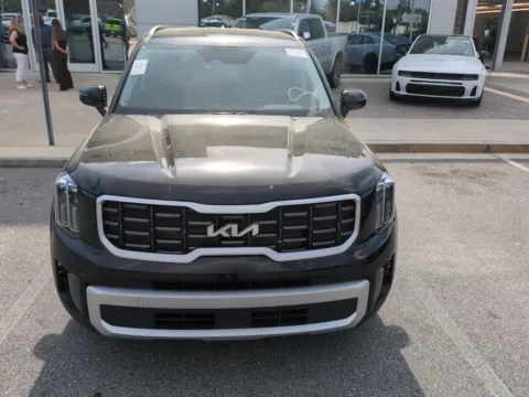 More photos of 2025 Kia Telluride S at ALM CDJR Macon, GA