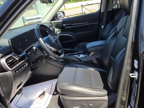 More photos of 2025 Kia Telluride S at ALM CDJR Macon, GA