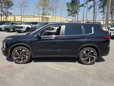 More photos of 2022 Mitsubishi Outlander SE at ALM CDJR Macon, GA
