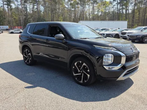 Silver 2022 Mitsubishi Outlander SE for sale in Macon, GA