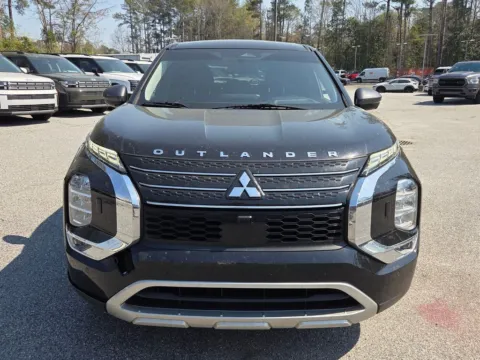 Photos of 2022 Mitsubishi Outlander SE for sale in Macon, GA at ALM CDJR Macon