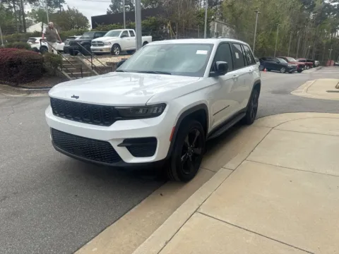 White 2024 Jeep Grand Cherokee Altitude X for sale in Macon, GA
