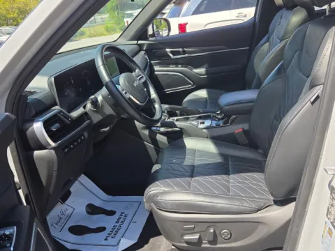 More photos of 2024 Kia Telluride SX-Prestige X-Line at ALM CDJR Macon, GA