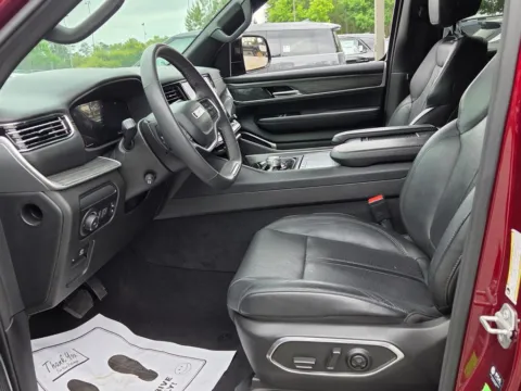 More photos of 2023 Jeep Wagoneer L Series II at ALM CDJR Macon, GA