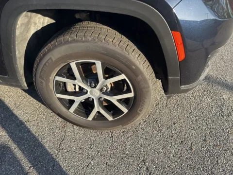 More photos of 2025 Jeep Grand Cherokee L Limited at ALM CDJR Macon, GA