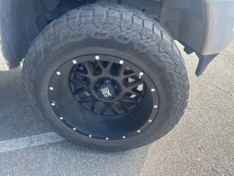 More photos of 2022 Ram 1500 Big Horn/Lone Star at ALM CDJR Macon, GA