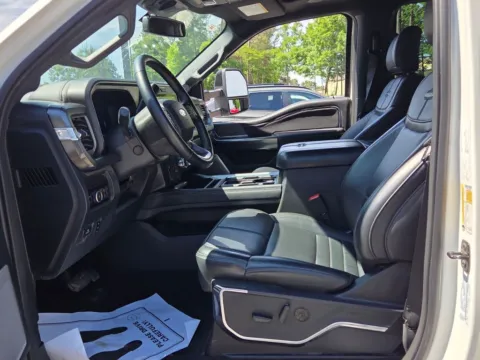 More photos of 2025 Ford F-250SD Platinum at ALM CDJR Macon, GA
