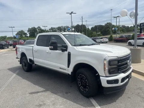 More photos of 2025 Ford F-250SD Platinum at ALM CDJR Macon, GA