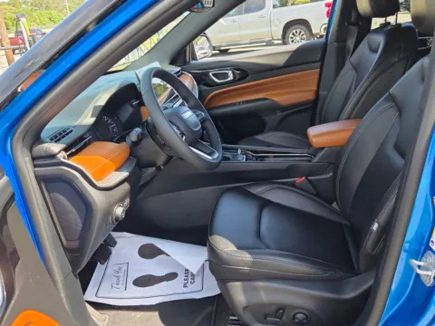 More photos of 2024 Jeep Compass Limited at ALM CDJR Macon, GA