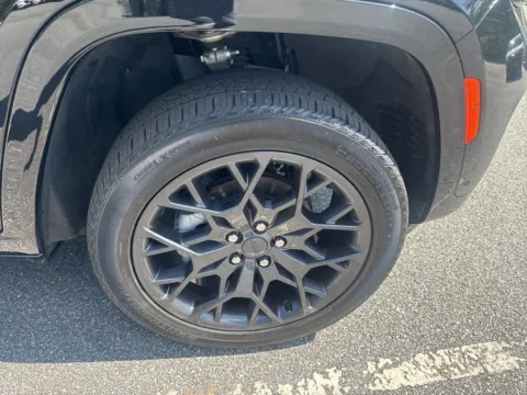 More photos of 2025 Jeep Grand Cherokee Summit Reserve at ALM CDJR Macon, GA