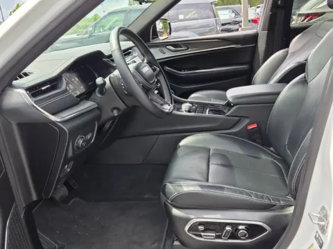 More photos of 2025 Jeep Grand Cherokee L Overland at ALM CDJR Macon, GA