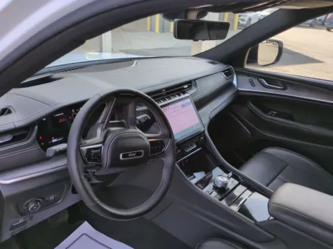 More photos of 2025 Jeep Grand Cherokee L Overland at ALM CDJR Macon, GA