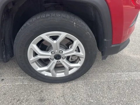 More photos of 2025 Jeep Compass Latitude at ALM CDJR Macon, GA