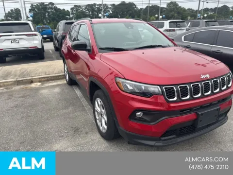 More photos of 2025 Jeep Compass Latitude at ALM CDJR Macon, GA