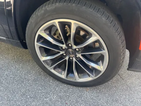 More photos of 2023 Jeep Wagoneer L Series III at ALM CDJR Macon, GA