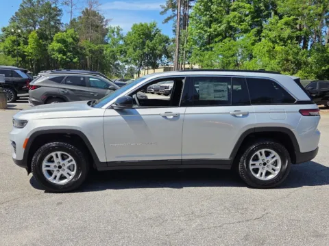 More photos of 2025 Jeep Grand Cherokee Laredo at ALM CDJR Macon, GA