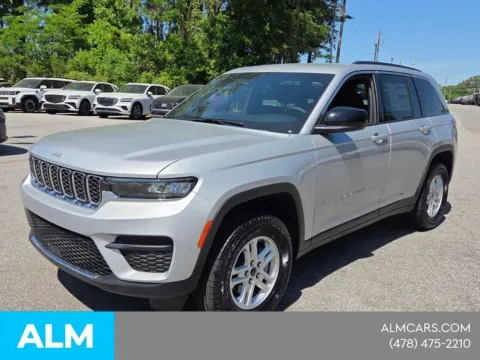 Another view of 2025 Jeep Grand Cherokee Laredo for sale in Macon, GA at ALM CDJR Macon
