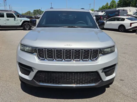 Photos of 2025 Jeep Grand Cherokee Laredo for sale in Macon, GA at ALM CDJR Macon