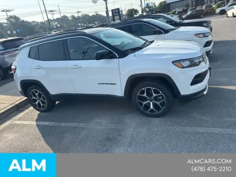 More photos of 2025 Jeep Compass Limited at ALM CDJR Macon, GA