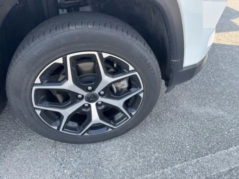 More photos of 2025 Jeep Compass Limited at ALM CDJR Macon, GA