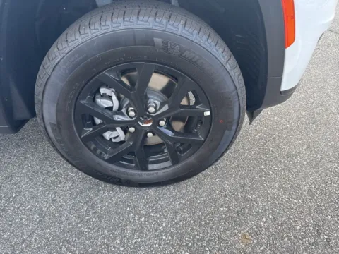 More photos of 2025 Jeep Grand Cherokee L Altitude X at ALM CDJR Macon, GA