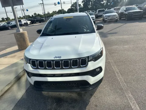 Photos of 2025 Jeep Compass Latitude for sale in Macon, GA at ALM CDJR Macon